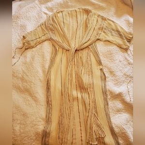 NWOT. The Handloom Nikki Tie Front Kimono